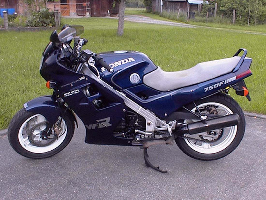 vfr750fbl1.jpg